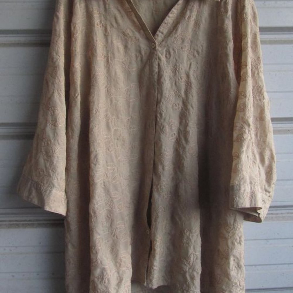 Pretty Plus Size 5X Beige Womans Blouse Top embroidered shirt Maggie Barnes Cath